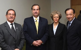 Leslie Kean with CEFAA staff: (from left) Gustavo Rodriguez, General Ricardo Bermúdez, Leslie Kean, Jose Lay. (Credit: DGAC)