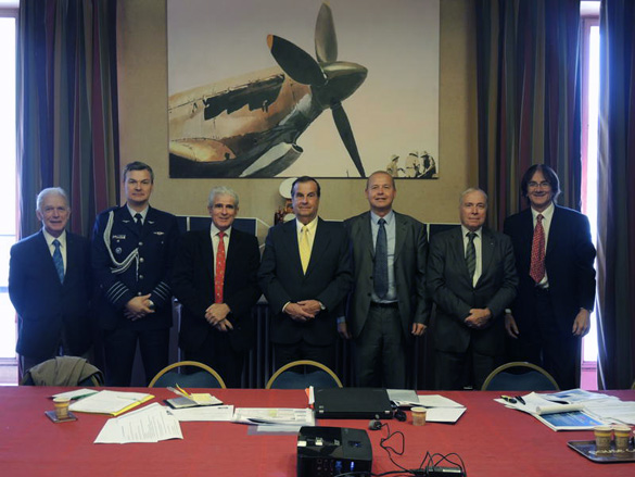 October 28, 2014: from left to right: Paul Kuentzmann Colonel Jorquera (attache and air defense, Embassy of Chile), Pierre Bescond, General Bermudez (Director of CEFAA), Luke Dini, Alain Boudier, François Praise. (Credit: 3AF)
