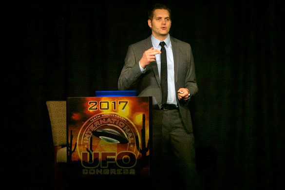 Ben Hansen presenting his analysis of other presidential interviews regarding UFOs and aliens at the 2017 International UFO Congress. (Credit: UFOCongress.com/OpenMinds.tv)