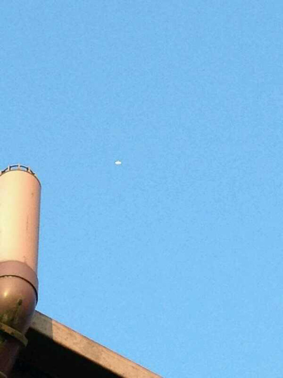 UFO photo over Blackburn. (Credit Twitter/@Bloddys_world)