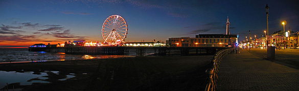 Blackpool Beach at night. (Credit: David P/Wikimedia Commons)