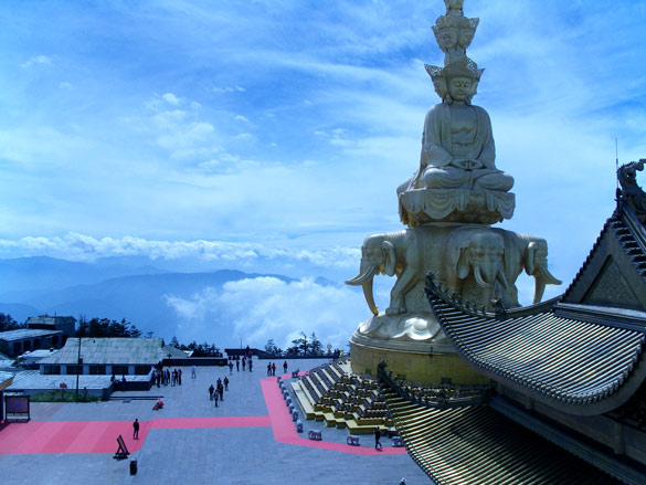 Buddhist Temple in Emei Shan Mountains. (Credit: Cory Grenier/Flickr)