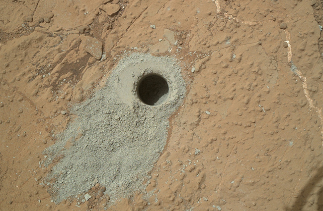 Drill sample from which organics were detected. (Credit: NASA/JPL-Caltech/MSSS)