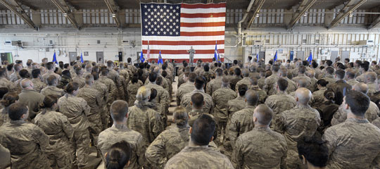 A briefing at Holloman AFB (image credit: USAF).