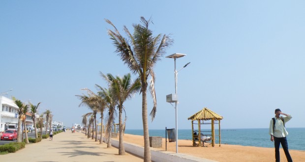 The Promenade in the main town Puducherry is one of the most popular tourist attractions of the Union Territory. (Credit: Wikimedia Commons.)