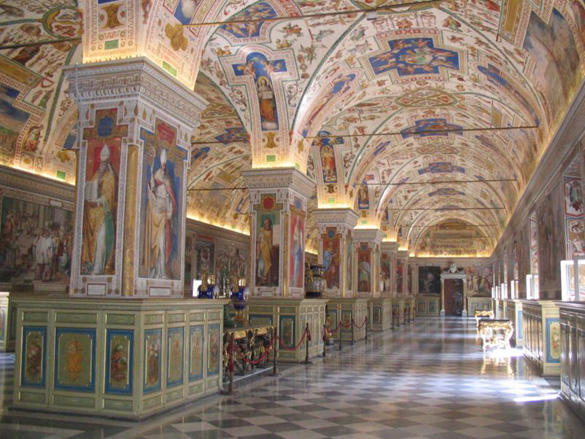 The Sistine Hall of the Vatican Library. (Credit: Maus-Trauden/Wikimedia Commons)