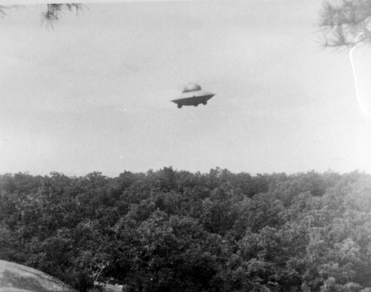 Second UFO photo taken by Harold Trudel in Woonsocket, Rhode Island, June 16th, 1967. (image credit: Harold Trudel, August C. Roberts)