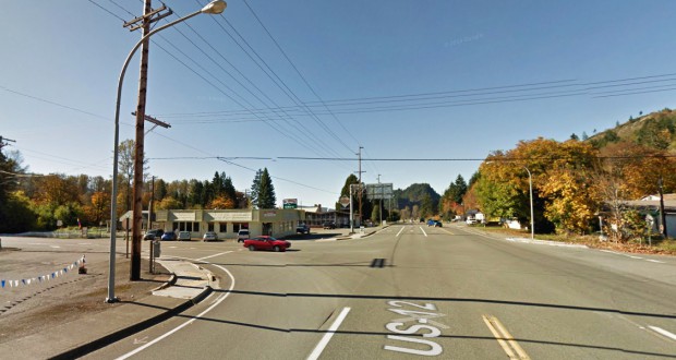 The witness was outside checking for possible flooding when the UFO shone a light to ground level. Pictured: Randle, WA. (Credit: Google)