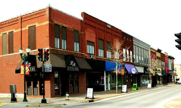 Downtown Cedar Falls, Iowa. (Credit: Wikimedia Commons)