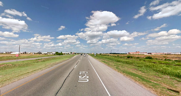 The witness first noticed a green light close to the ground level in Hutto, Texas, on November 22, 2015. Pictured: Hutto, Texas. (Credit: Google)