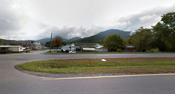 Looking east in 1958 from what is now the Railroad Street and Rittertown Road intersection in the small town of Hampton, TN, the witnesses saw a disc-shaped craft. Pictured: Looking east today from the intersection. (Credit: Google Maps)