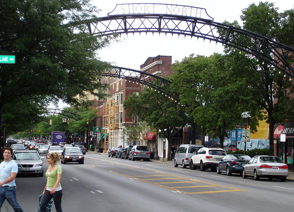 The UFO appeared to be gliding silently over the city. Pictured: Short North district in Columbus, OH. (Credit: Wikimedia Commons)