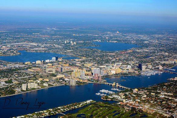 The West Palm Beach, FL, witness said the object was hovering over Okeeheelee Golf Course. Pictured: Aeerial view of West Palm Beach. (Credit: Wikimedia Commons)