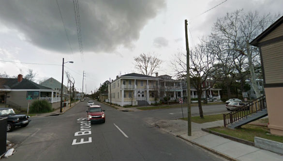 The objects were quickly lost due to buildings and trees. Pictured: East Broad Street, Savannah, GA. (Credit: Google)