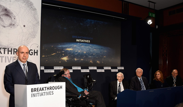 Yuri Milner and Stephen Hawking announcing the $100 million Breakthrough Initiative in London. (Photo via Breakthrough Initiative)
