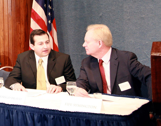 Capt. Bravo (left) talking with former Arizona governor Fife Symington at the National Press Club event in 2007. (image credit: James Fox)