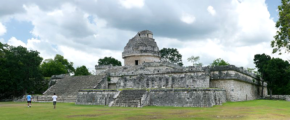 Caracol (The Observatory) in Chichén Itzá. The lines of this Mayan temple line up with at least 20 separate astronomical events. (Credit: Daniel Schwen/Wikimedia Commons)