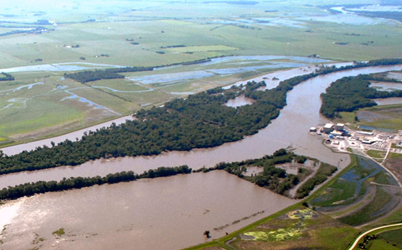 Cooper Nuclear Power Plant on the edge of the 2011 Missouri River Floods on June 15, 2011. (Credit: U.S. Army Corp of Engineers/WikiMedia Commons)