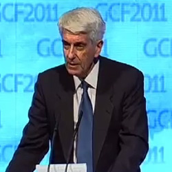 Jacques Vallée discussing UFOs in 2011 at the Global Competitiveness Forum in Saudia Arabia. (Credit: GFC2011)