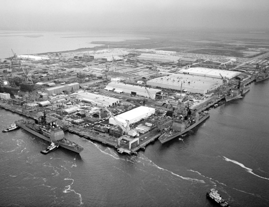 Ingalls_Shipbuilding_1985