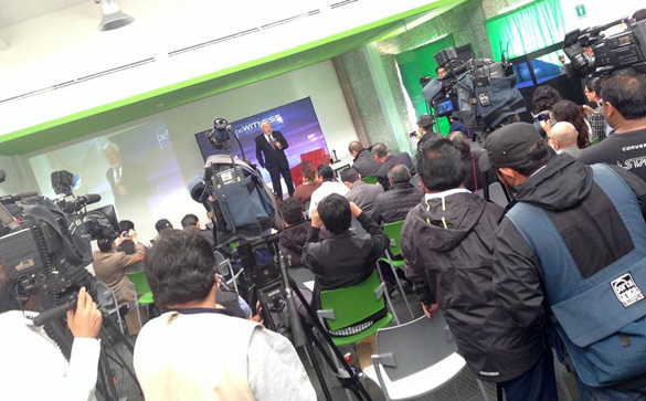 Jaime Maussan in front of the press in Mexico. (Credit: Tercermilenio.tv)