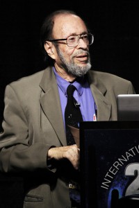 Dr. Roger Leir presenting at the 2013 International UFO Congress. (Credit: Open Minds)