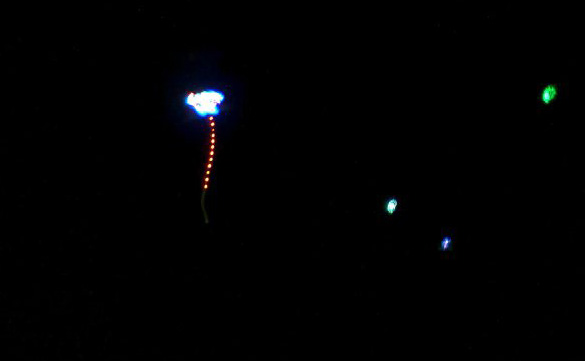 Night kites with LEDs. (Credit: http://malaysiaflyingherald.wordpress.com)