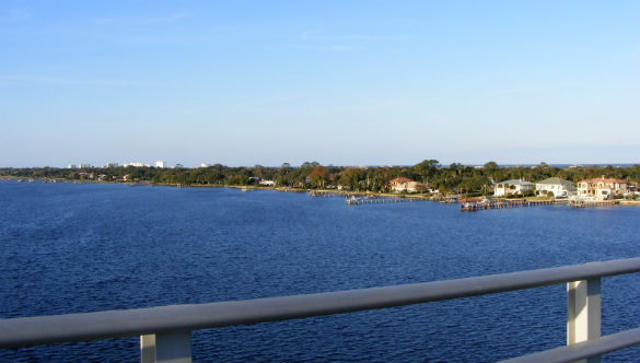 Ormond by the Sea skyline as seen from the top of the Granada Bridge in Ormond Beach, Florida. (Credit: Wikimedia Commons/Gamweb)