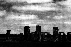 Stonehenge-UFO-1
