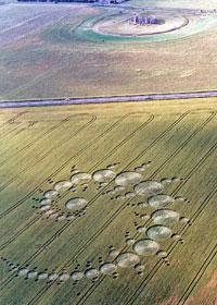 1996 crop circle near Stonehenge (credit: Colin Andrews)