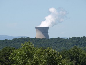 The witness saw the object hovering near the nuclear power plant near Russellville, AR. (Credit: Wikimedia Commons)