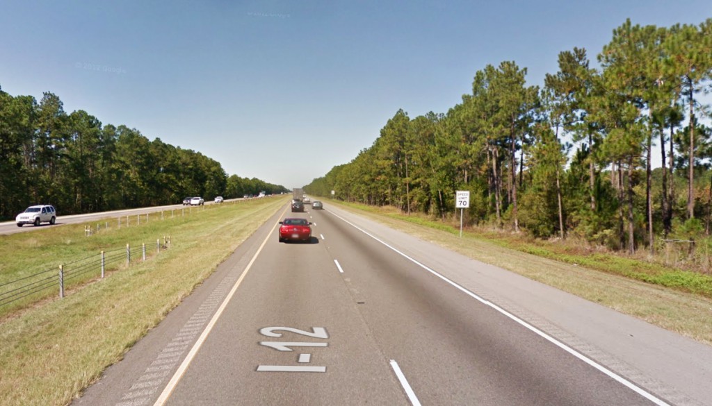 The witness noticed that the object had lowered a chrome tether about 300 feet long. Pictured: I-12 in Mandeville, LA. (Credit: Google)