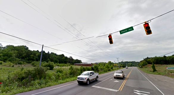 As the witness turned onto Nolensville Road from Holt Road, a triangle-shaped UFO was noticed hovering nearby. (Credit: Google)