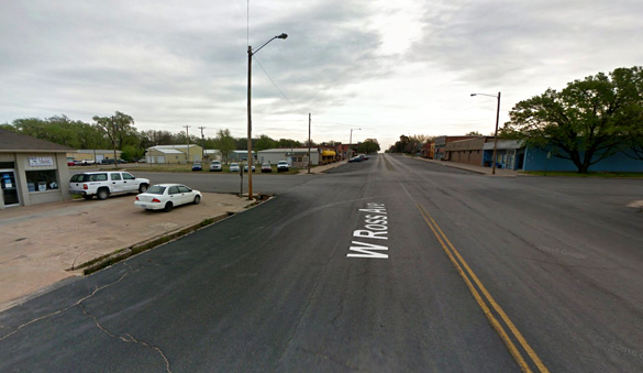 The UFO moved over the vehicle and shown a light into their car. Pictured: Facing east in Clearwater, Kansas. (Credit: Google Maps)