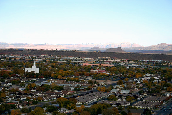 The UFO was the size of a golf ball held at arm’s length. Pictured: St. George, Utah. (Credit: Wikimedia Commons)
