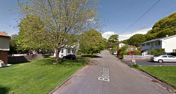 The witness described the UFO as gunmetal black in the front, wavy, and the back was shiny black. Pictured: Ronkonkoma, NY. (Credit: Google Maps)