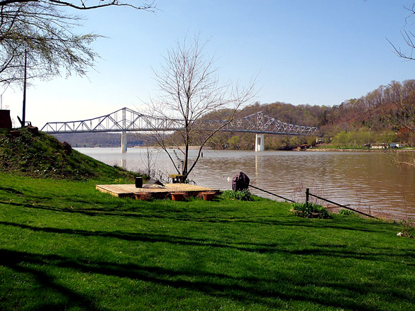 Ross Booth Memorial Bridge in Winfield, West Virginia. (Credit: Google)