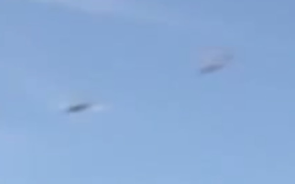 UFOs over New Zealand, cropped and zoomed. (Credit: Colour In Your Life)