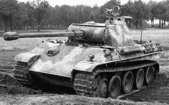 German Panther tank with night vision