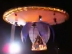 The bride and groom emerging from the UFO. (Credit: DWARKESH DIWAN/YouTube)